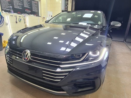 VW Arteon R-LINE