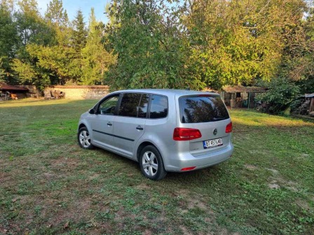 14,400
                    7,362.60                
                
                    BGN
                    EUR
                
            
                                                            
                    
                
                
                    
                        VW Touran 1.6TDI                    
                
                
                
                                2015, Дизел, 226000 км.                
                
                                            Регистриран 08.25г.
Обслужен масла филтри и нов генератор. 
Перфектни ско…