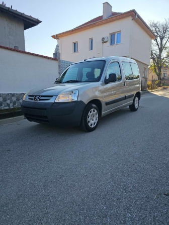 Peugeot Partner 1.4i 80к