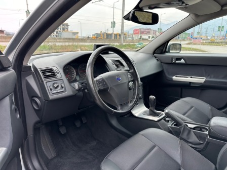 8,000
                    4,090.34                
                
                    BGN
                    EUR
                
            
                                                            
                    
                
                
                    
                        Volvo V50 2.0d                    
                
                
                
                                2006, Дизел, 165000 км.                
                
                                            Автомобила е нов внос от Германия. Мотора работи перфектно, здрава ходова ч…