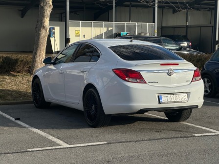 4,300
                    8,410.07                
                
                    EUR
                    BGN
                
            
                                                            
                    
                
                
                    
                        Opel Insignia 2.0                    
                
                
                
                                2010, Дизел, 230000 км.                
                
                                            Обслужена !! Всичко платено !! Няма нужда от никакви ремонти !! Сменени мас…