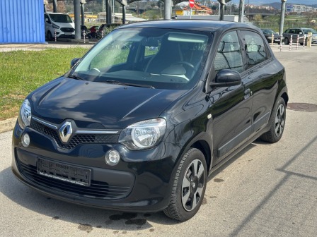 4,500
                    8,801.24                
                
                    EUR
                    BGN
                
            
                                                            
                    
                
                
                    
                        Renault Twingo 1000i evro6                    
                
                
                
                                2015, Бензин, 79341 км.                
                
                                            Evro 6 
Германия!!!
