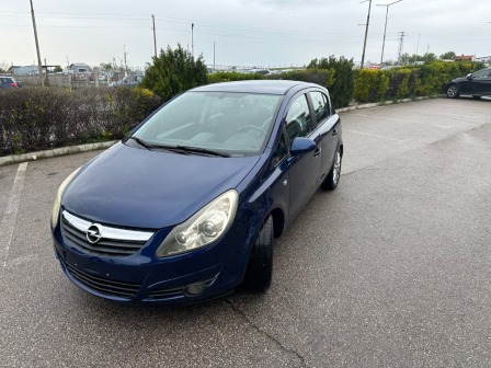 5,598
                    2,862.21                
                
                    BGN
                    EUR
                
            
                                                            
                    
                
                
                    
                        Opel Corsa 1,4                    
                
                
                
                                2009, Бензин, 155000 км.                
                
                                            Нов внос от Германия
Топ състояние…
Всичко работи..
Към автомобила има и…