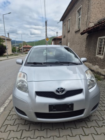 9,450
                    4,831.71                
                
                    BGN
                    EUR
                
            
                                                            
                    
                
                
                    
                        Toyota Yaris 1.3 vvt-i                    
                
                
                
                                2009, Бензин, 84686 км.                
                
                                            Нов внос от Северна Италия, реална година, реални километри, кола за цените…