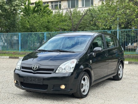 6,300
                    3,221.14                
                
                    BGN
                    EUR
                
            
                                                            
                    
                
                
                    
                        Toyota Corolla Verso 1.8i NAVI                    
                
                
                
                                2005, Бензин, 215000 км.                
                
                                            Автомобила е нов внос от Германия. Мотора работи перфектно, здрава ходова ч…