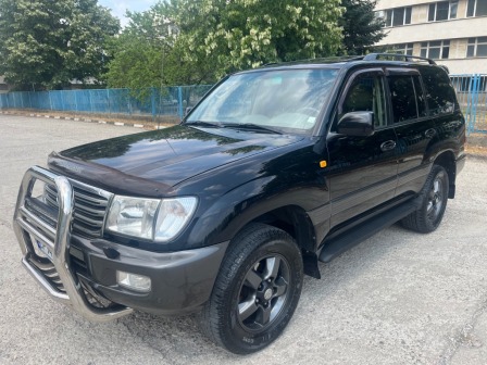 50,000
                    25,564.59                
                
                    BGN
                    EUR
                
            
                                                            
                    
                
                
                    
                        Toyota Land Cruiser FACE*5ск.*ГАЗ                    
                
                
                
                                2003, Газ/Бензин, 205000 км.                
                
                                            Нов внос

LAND CRUISER 100 фейслифт  с 5 степенната кутия!!!
*Автомобила…