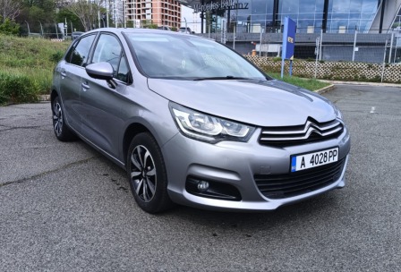 17,640
                    9,019.19                
                
                    BGN
                    EUR
                
            
                                                            
                    
                
                
                    
                        Citroen C4 1.2T Facelift                    
                
                
                
                                2018, Бензин, 55000 км.                
                
                                            Много запазен автомобил!      
Реални километри!                          …