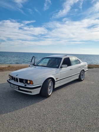 8,500
                    16,624.56                
                
                    EUR
                    BGN
                
            
                                                            
                    
                
                
                    
                        BMW 520 Hifi hella                    
                
                
                
                                1989, Бензин, 400 км.                
                
                                            Viber +359 876379090