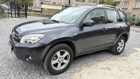 15,900
                    8,129.54                
                
                    BGN
                    EUR
                
            
                                                            
                    
                
                
                    
                        Toyota RAV 4                    
                
                
                
                                2008, Бензин, 135000 км.                
                
                                            Джипчето е на реални 135000 км! !! Кара се всеки ден. Нов внос от Австрия е…