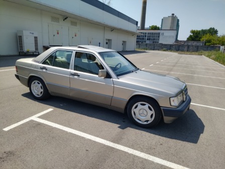 7,500
                    3,834.69                
                
                    BGN
                    EUR
                
            
                                                            
                    
                
                
                    
                        Mercedes-Benz 190 2.0i                    
                
                
                
                                1991, Бензин, 219000 км.                
                
                                            Перфектен автомобил. Всичко работи. Изрядни документи