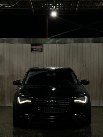 Audi A8 4.2
