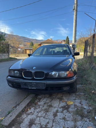 2,900
                    1,482.75                
                
                    BGN
                    EUR
                
            
                                                            
                    
                
                
                    
                        BMW 523 2.5i                    
                
                
                
                                1996, Бензин, 525000 км.                
                
                                            Колата е нов внос със сервизна история от BMW не са връщани километрите има…
