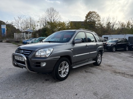 12,500
                    6,391.15                
                
                    BGN
                    EUR
                
            
                                                            
                    
                
                
                    
                        Kia Sportage 2.7i 4×4 lpg                    
                
                
                
                                2006, Газ/Бензин, 203000 км.                
                
                                            Нов внос от Нидерландия на собствен ход 4х4 висок клас газова уредба много …