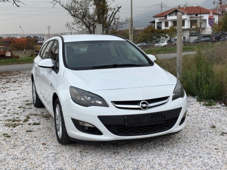 6,900
                    3,527.91                
                
                    BGN
                    EUR
                
            
                                                            
                    
                
                
                    
                        Opel Astra 1.7 CDTI 110 ps                    
                
                
                
                                2014, Дизел, 203000 км.                
                
                                            Автомобилът е в отлично техническо и визуално състояние! Без забележки по д…