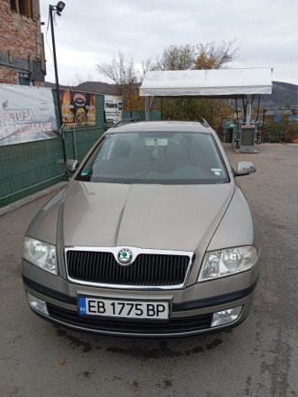 7,450
                    3,809.12                
                
                    BGN
                    EUR
                
            
                                                            
                    
                
                
                    
                        Skoda Octavia 1.6i                    
                
                
                
                                2007, Газ/Бензин, 210500 км.                
                
                                            Добро състояние,реални километри,нова бутилка за газ Два комплекта гуми с д…