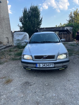 3,800
                    1,942.91                
                
                    BGN
                    EUR
                
            
                                                            
                    
                
                
                    
                        Volvo S40 1.9TDI                    
                
                
                
                                2000, Дизел, 200000 км.                
                
                                            Колата е в много добро техническо и визуално състояние. Всичко е платено, в…