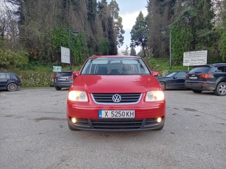 5,950
                    3,042.19                
                
                    BGN
                    EUR
                
            
                                                            
                    
                
                
                    
                        VW Touran KOMFORT                    
                
                
                
                                2006, Дизел, 253325 км.                
                
                                            ПЕРФЕКТЕН.НАПЪЛНО ОБСЛУЖЕН.ВСИЧКО ПЛАТЕНО.продава се поради заминаване в чу…