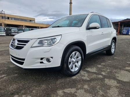 14,700
                    7,515.99                
                
                    BGN
                    EUR
                
            
                                                            
                    
                
                
                    
                        VW Tiguan 2.0 navi auto                    
                
                
                
                                2009, Дизел, 279191 км.                
                
                                            Нов внос. Докарана на собствен ход.  Изправна ходова част. Перфектен интери…