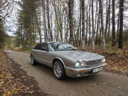 Jaguar XJ8 3.2 V8
