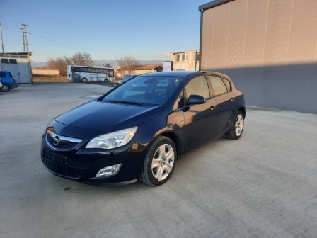 5,600
                    2,863.23                
                
                    BGN
                    EUR
                
            
                                                            
                    
                
                
                    
                        Opel Astra 1.3CDTI                    
                
                
                
                                2010, Дизел, 183266 км.                
                
                                            Автомобила е нов внос от Италия,с реални километри, доказан произход и изря…