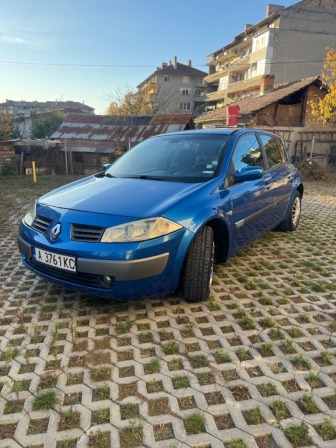 2,200
                    1,124.84                
                
                    BGN
                    EUR
                
            
                                                            
                    
                
                
                    
                        Renault Megane 1.9 DCİ                    
                
                
                
                                2004, Дизел, 273000 км.                
                
                                            Колата я карам от две години сменил съм преди 15 хил км ангренажен ремък,во…