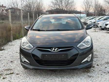 13,900
                    7,106.96                
                
                    BGN
                    EUR
                
            
                                                            
                    
                
                
                    
                        Hyundai i40                    
                
                
                
                                2011, Бензин, 184000 км.                
                
                                            Автомобила е в отлично техническо и визуално състояние! Без забележки по дв…