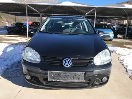 1,350
                    2,640.37                
                
                    EUR
                    BGN
                
            
                                                            
                    
                
                
                    
                        VW Golf 1,4бен.климатр.                    
                
                
                
                                2005, Бензин, 180000 км.                
                
                                            Внос от Австрия.
Реални километри.
Нов ангренаж.
Нови зимни гуми.
Запаз…
