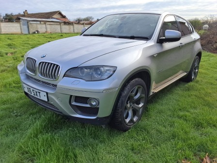 17,500
                    8,947.61                
                
                    BGN
                    EUR
                
            
                                                            
                    
                
                
                    
                        BMW X6 40d FACELIFT                    
                
                
                
                                2013, Дизел, 195900 км.                
                
                                            Продавам БМВ Е71 Х6 фейслифт 306 к.с. нов внос от Англия на ход. Джипа е на…
