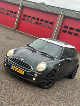 Mini Cooper 1.6 i 115kc