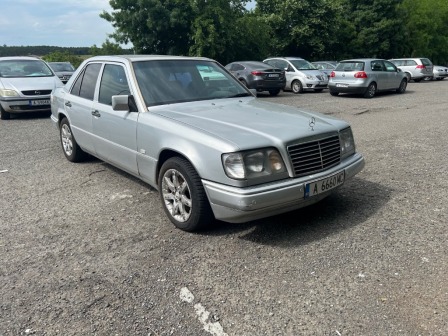 Mercedes-Benz 124 E124