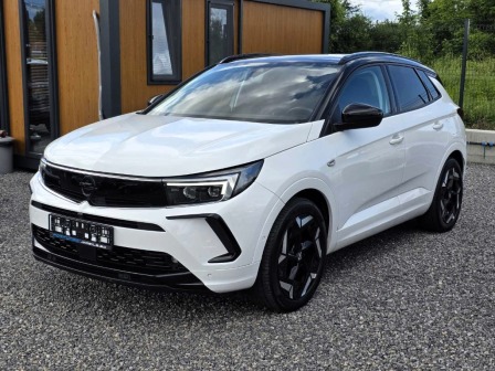 Opel Grandland X 1.6i Hybrid AWD