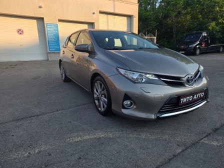 Toyota Auris 1.8 ХИБРИД