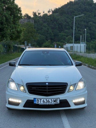 Mercedes-Benz E 300 3.5