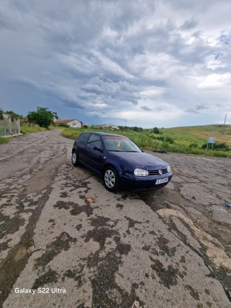 VW Golf 1.6