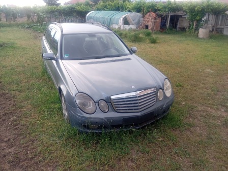 Mercedes-Benz E 220