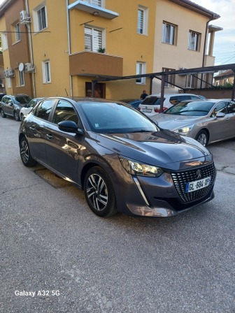 Peugeot 208 1.2 Бензин