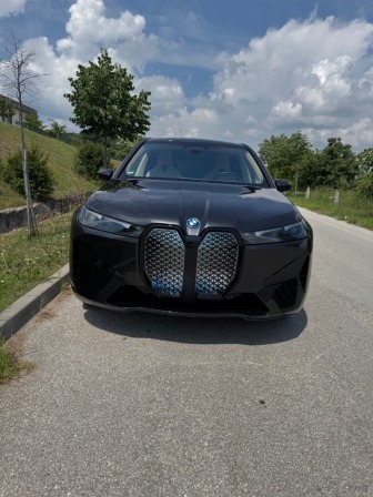 BMW iX M40