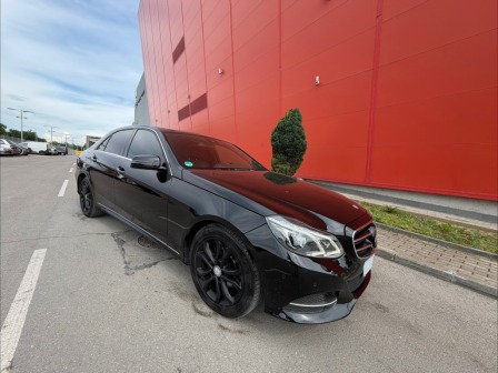 Mercedes-Benz E 220 AMG*9G*LED