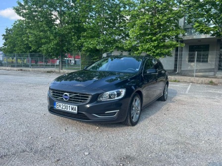 Volvo V60 2.0 D4 MOMENTUM