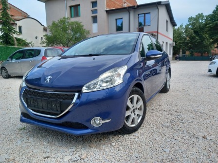Peugeot 208 1.2i 82кс клима