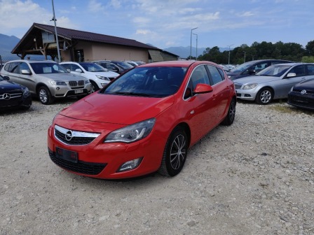 Opel Astra 1.4 бензин