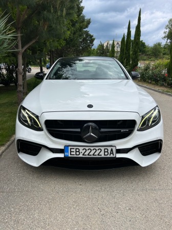 Mercedes-Benz E 220 AMG