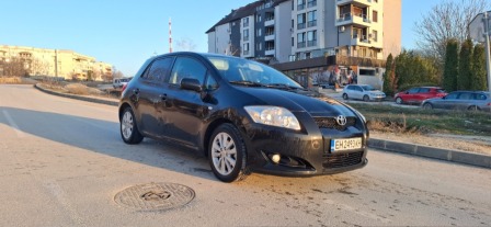 Toyota Auris 1.6i+ГАЗ