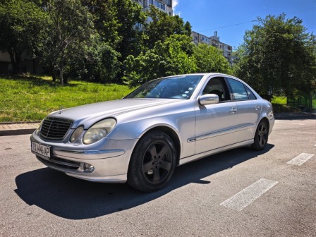 Mercedes-Benz E 220