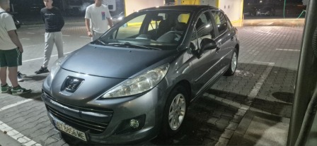 Peugeot 207 1.4 бензин