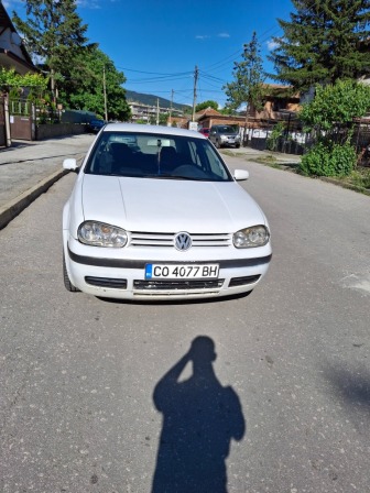 VW Golf 1.6