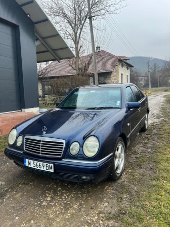 Mercedes-Benz 280 2.8