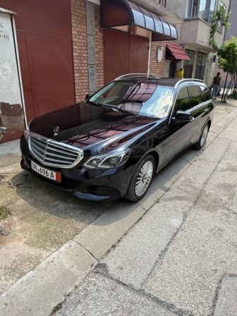 Mercedes-Benz E 220