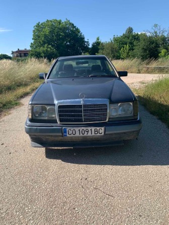 Mercedes-Benz 124