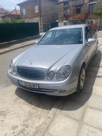 Mercedes-Benz E 270 W211